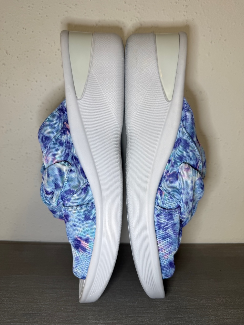 BZees Women’s Smile Blue Tie Dye Pink Platform Wedge Sandals Size 10 M Comfort - Picture 6 of 9